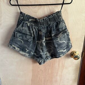 SHEIN Camouflage Women's Cargo Shorts